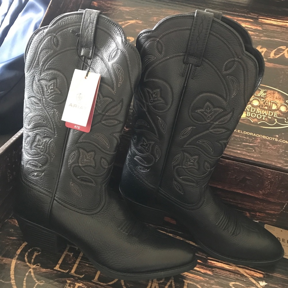 7.5 Women’s Black Ariat Cowboy Boots